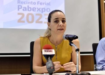 Yadira González, directora general de Cubadeportes S. A, presenta a la prensa la primera Feria Internacional del Deporte de La Habana. Foto: Otmaro Rodríguez.