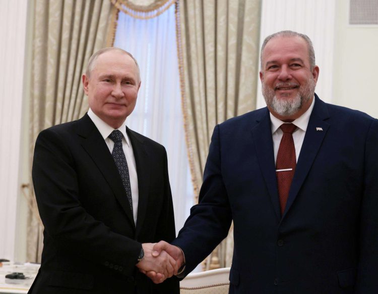 Putin recibe a Marrero Cruz en el Kremlin. Foto: MIKHAIL METZEL/SPUTNIK /KREMLIN/EFE.