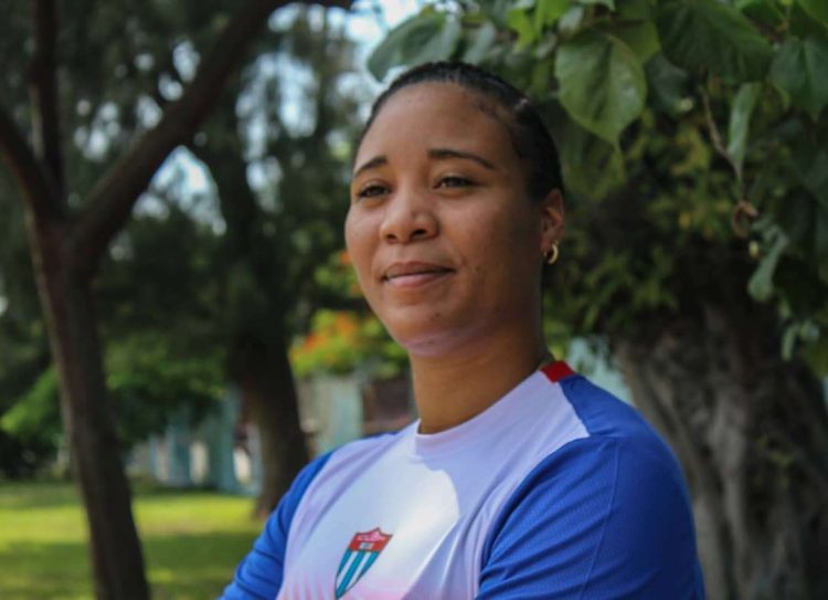 Rossana Giel es una de las voleibolistas cubanas que ha acumulado mucha experiencia en circuitos profesionales. Foto: Jorge Luis Coll Untoria.