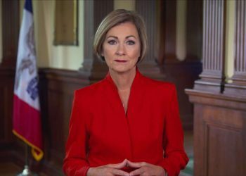 La gobernadora republicana de Iowa, Kim Reynolds. Foto: weareiowa.com.