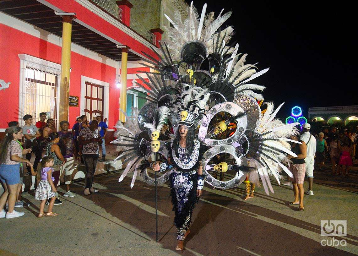 Personaje de las Parrandas de Remedios, festividad popular cubana declarada Patrimonio de la Humanidad por la Unesco. Foto: Otmaro Rodríguez.