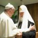 El papa Francisco y el patriarca ortodoxo ruso Kiril, durante un encuentro en La Habana en 2016. Foto: Vatican News / Archivo.