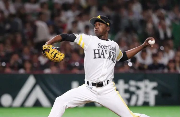 El lanzador cubano Liván Moinelo. Foto: Béisbol Japonés / Archivo.