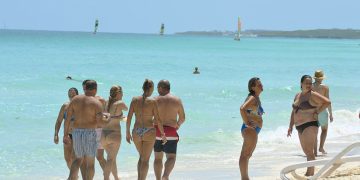 Turistas en Cayo Santa María, en el norte de la provincia de Villa Clara. Foto: Otmaro Rodríguez.