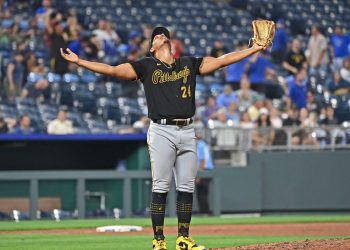 El lanzador cubano Johan Oviedo consiguió la primera blanqueada de su carrera en MLB contra Kansas City. Foto: Peter Aiken/USA TODAY Sport