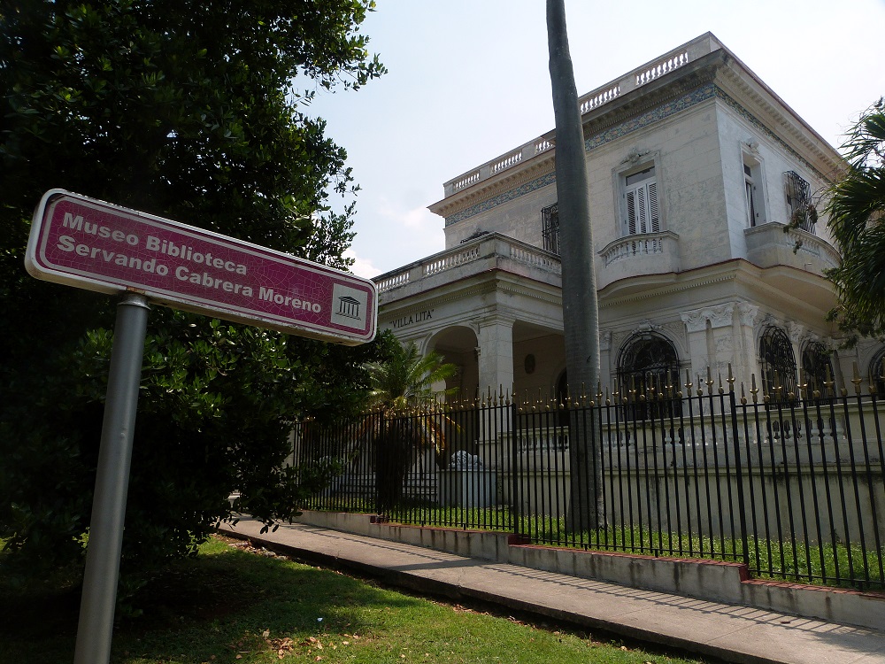 Museo Biblioteca Servando Cabrera Moreno. Villa Lita. Paseo, El Vedado. Foto: Ángel Marqués Dolz.