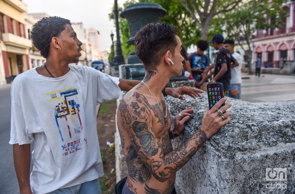 Algunos llevan sus cuerpos tatuados. Foto: Kaloian.