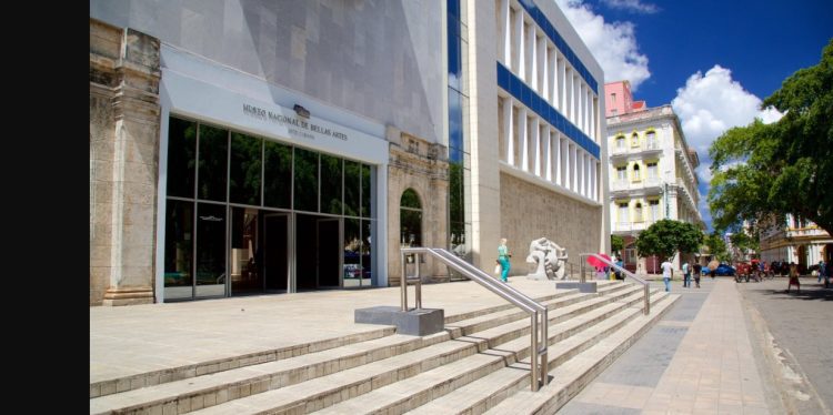 Fachada del Museo Nacional de Arte Cubano. Foto: Tomada de Expedia.