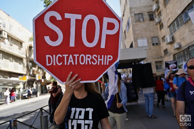 Protestas en las calles de Jerusalén. Foto: Alejandro Ernesto.