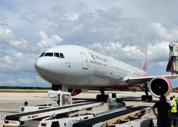 Un avión de Rossiya al llegar a Varadero el pasado julio. Foto: Aeropuerto Internacional Juan Gualberto Gómez Ferrer.