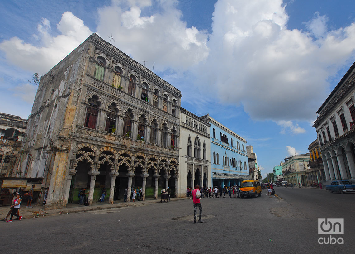 Frente al Palacio de las Ursulinas estuvo ubicado el patíbulo u horca hasta 1810. Foto: Otmaro Rodríguez.