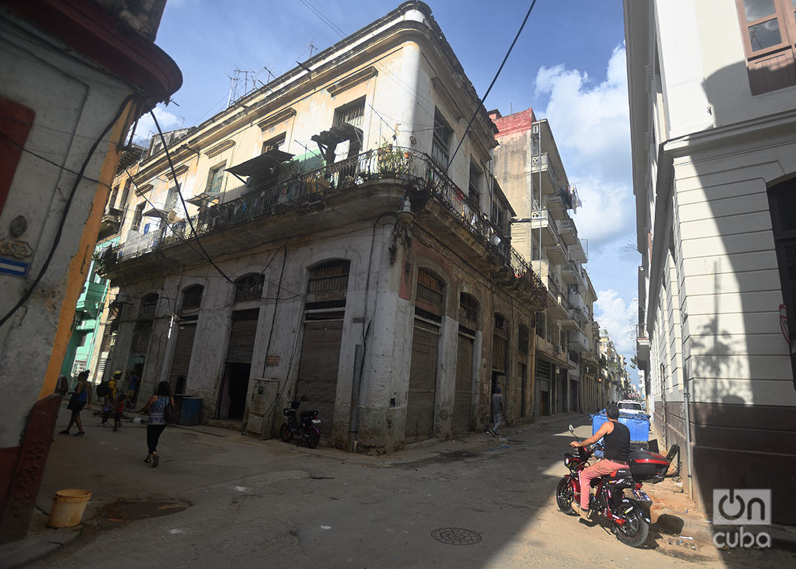 Perinola era el nombre de la esquina de Bernaza y Lamparilla. Foto: Otmaro Rodríguez.