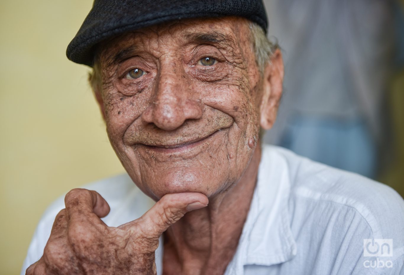 La sonrisa del poeta. Foto: Kaloian.