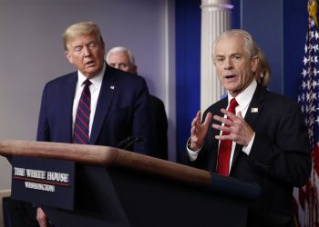 Donald Trump y Peter Navarro en la Casa Blanca. Foto: Toledo Blade.