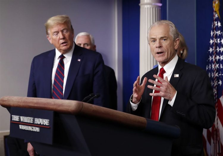 Donald Trump y Peter Navarro en la Casa Blanca. Foto: Toledo Blade.