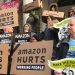 Manifestación contra Amazon organizada por la Coalición Athena. | Foto: Athena