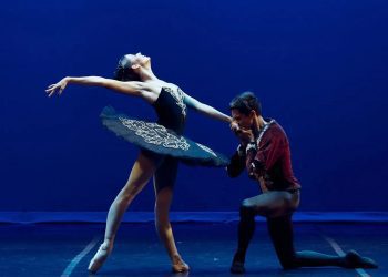 Viengsay Valdés junto a figuras de la compañía como Anette Delgado y Dani Hernández asumirán los personajes principales del ballet El Lago de los Cisnes. Foto: Ballet Nacional de Cuba - BNC oficial/Facebook.