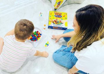 Desarrollando funciones de atención mediante un juego didáctico en donde el niño no sienta que está “trabajando” en construir una habilidad. Foto: cortesía de la autora.