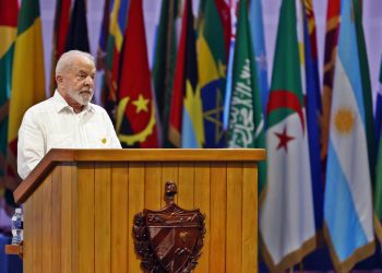 Lula Da Silva durante la Cumbre del G77+China, en el salón plenario del Palacio de Convenciones, en La Habana. Foto: Ernesto Mastrascusa/EFE.