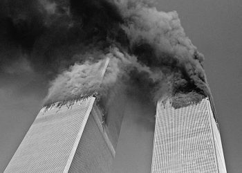 Las dos torres incendiadas. | Foto: Archivo