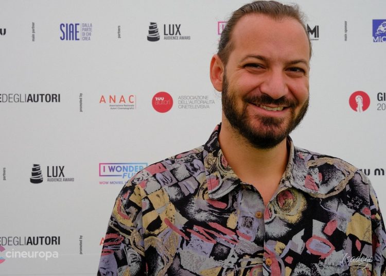 Tommaso Santambrogio, director de "Los océanos son los verdaderos océanos". Foto: Tomada de Cineuropa.