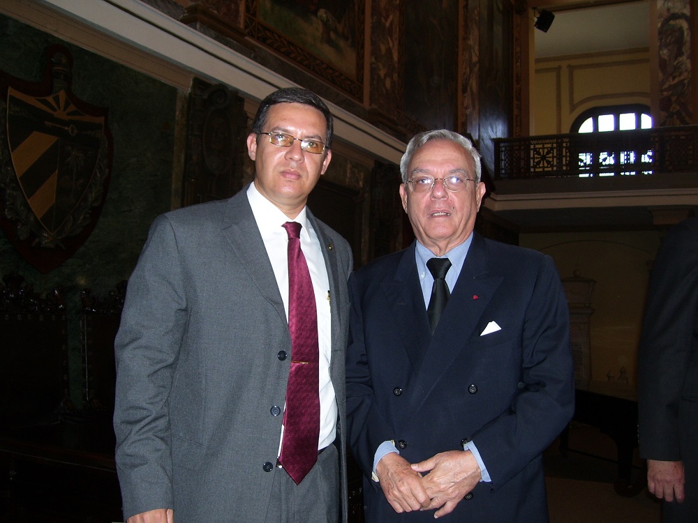 Con Eusebio Leal en una graduación del Colegio de San Gerónimo, 2014. Foto: Néstor Martí. 