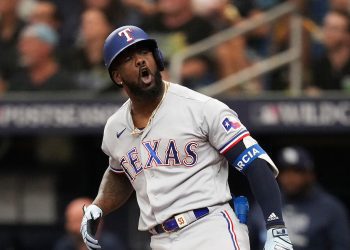 Adolis García abrió el marcador contra Tampa en el segundo partido de la Serie de Comodines. Foto: Smiley N. Pool/The Dallas Morning News