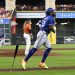 Adolis García se tomó cuatro ponches en el sexto partido de la Serie de Campeonato de la Liga Americana, pero en el noveno inning tomó venganza con un jonrón con las bases llenas. Foto: Ken Murray/EFE,