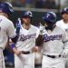 Adolis García (derecha) y los Rangers buscarán impedir que los Astros vayan de nuevo a la Serie Mundial. Foto: Adam Davis/EFE