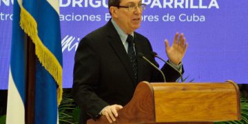 El canciller cubano, Bruno Rodríguez, habla en una conferencia de prensa en La Habana, el 19 de octubre de 2023. Foto: Otmaro Rodríguez.