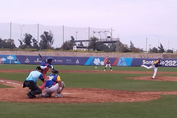 Partido entre Cuba y Venezuela, ganado por los venezolanos 6x5, en los Juegos Panamericanos de Santiago de Chile. Foto: Cubadebate.