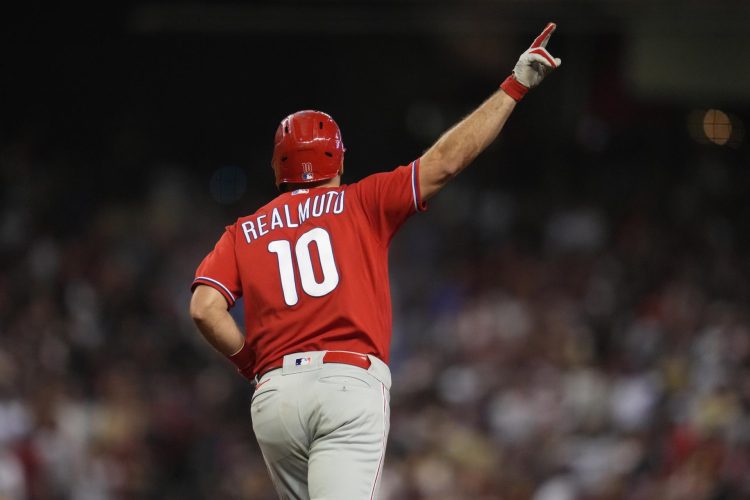 J.T. Realmuto de Philadelphia Phillies, 22 de octubre. Foto: EFE/EPA/Allison Dinner.