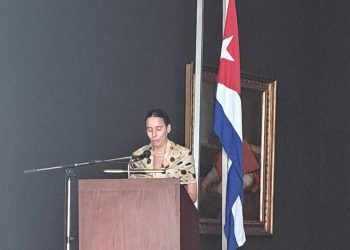 Lingüista Lydia Castro Odio ingresa en la Academia Cubana de la Lengua. Foto: Academia Cubana de la Lengua/Facebook.
