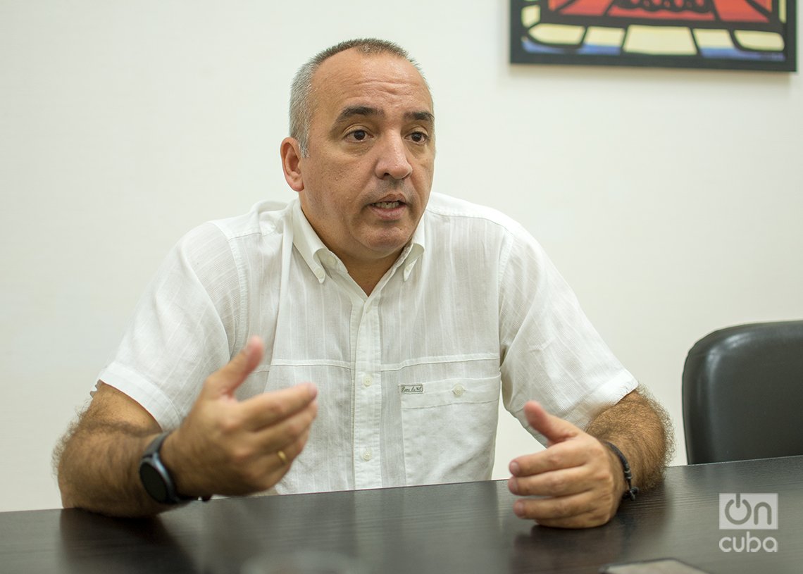 Ernesto Soberón Guzmán, director general de Asuntos Consulares y de Atención a Cubanos Residentes en el Exterior (DACCRE) de la Cancillería de la isla. Foto: Otmaro Rodríguez.