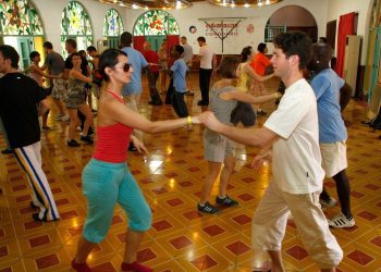 Bailadores de casino en el encuentro Baila en Cuba de 2019. Foto: Facebook/Baila en Cuba.