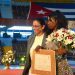 La triplista cubana Yargelis Savigne recibió este martes la presea de bronce correspondiente a los Juegos Olímpicos de Beijing 2008 y que le fuera reasignada después de la descalificación de dos medallistas en esa competencia por casos de dopaje. Foto: Ricardo López Hevia.