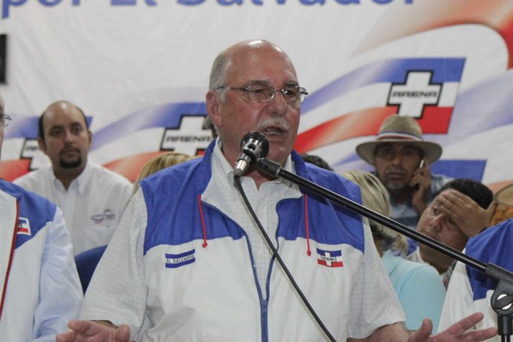 El expresidente de El Salvador, Alfredo Cristaini. Foto Archivo.