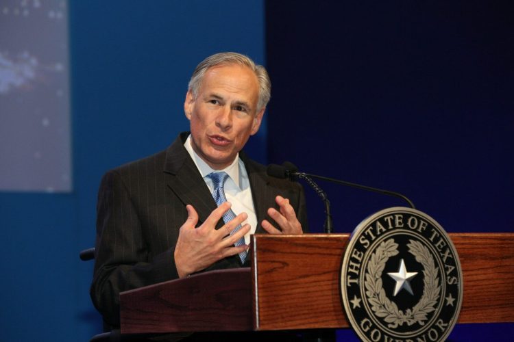 El gobernador (r) de Texas, Greg Abbott. Foto: NBC News.