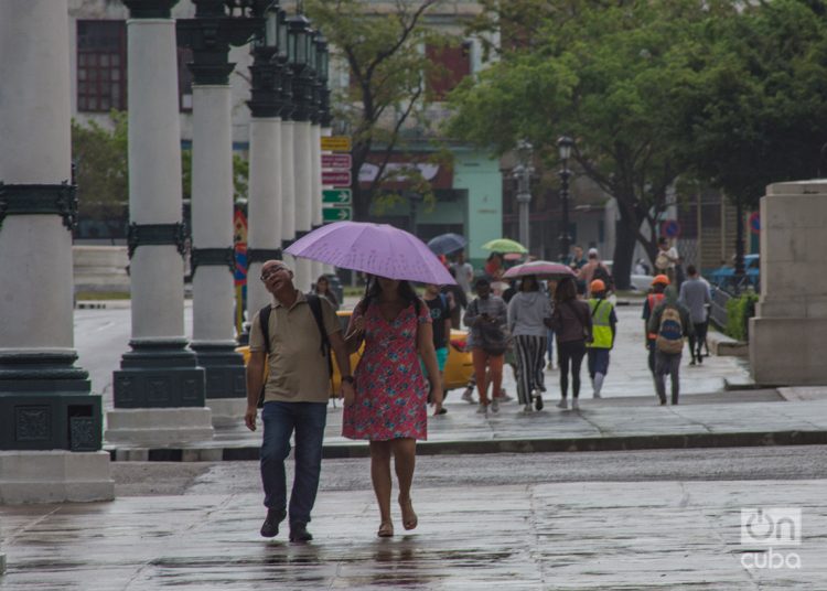 Día lluvioso en La Habana. Foto: Otmaro Rodríguez / Archivo.