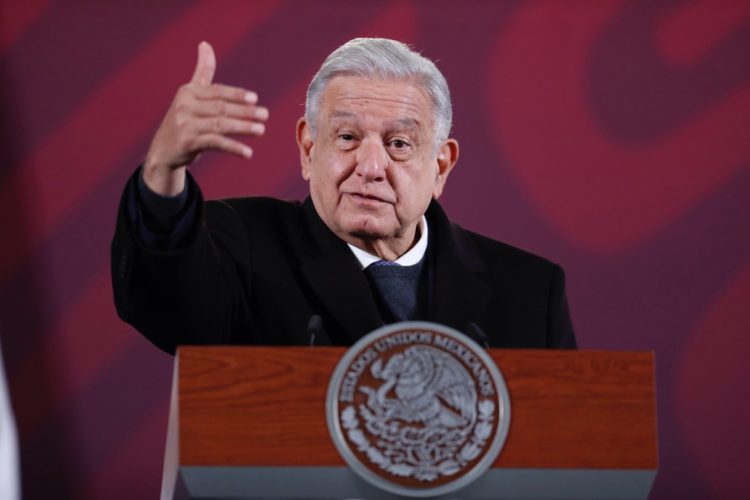 López Obrador durante su conferencia de prensa matutina. Foto: Sáshenka Gutiérrez/EFE.