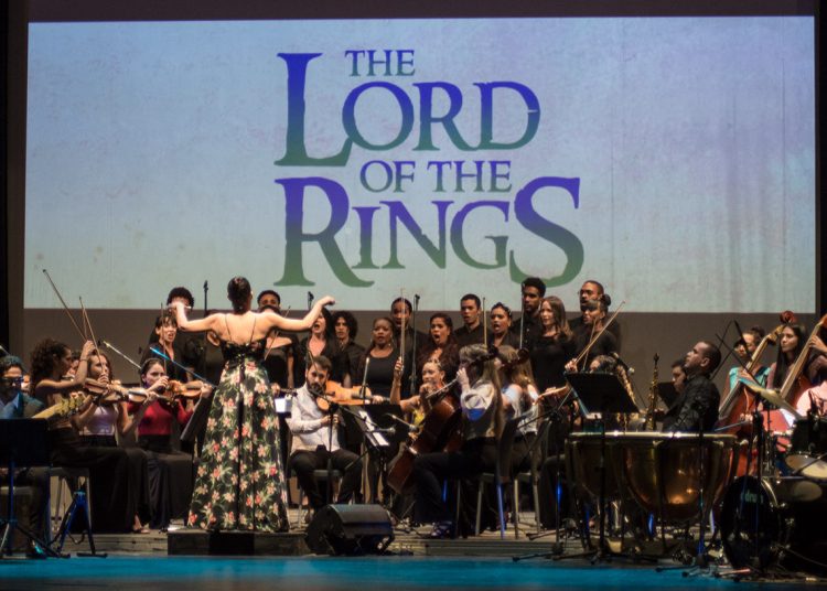 Concierto “Tolkien en La Habana”, en el Teatro Martí, protagonizado por Janio Abreu y Aire de Concierto, la Orquesta de Cámara de La Habana, y el Coro del Teatro Lírico Nacional. Foto: Otmaro Rodríguez.