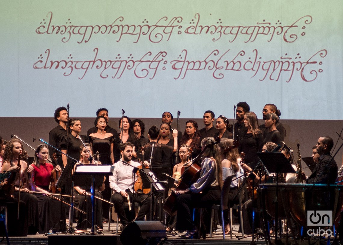 Concierto “Tolkien en La Habana”, en el Teatro Martí, protagonizado por Janio Abreu y Aire de Concierto, la Orquesta de Cámara de La Habana, y el Coro del Teatro Lírico Nacional. Foto: Otmaro Rodríguez.