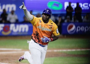 Yasiel Puig ha sido un activo muy valioso para los Tiburones de La Guaira. Foto: Tomada de Venezuela Visión.