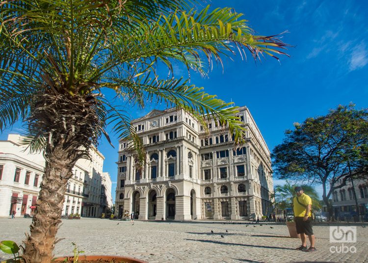 Lonja del Comercio, construido por la compañía Purdy & Henderson. Foto: Otmaro Rodríguez.