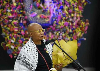 Alice Walker recibe medalla Haydée Santamaría en Casa de las Américas. Foto: PL