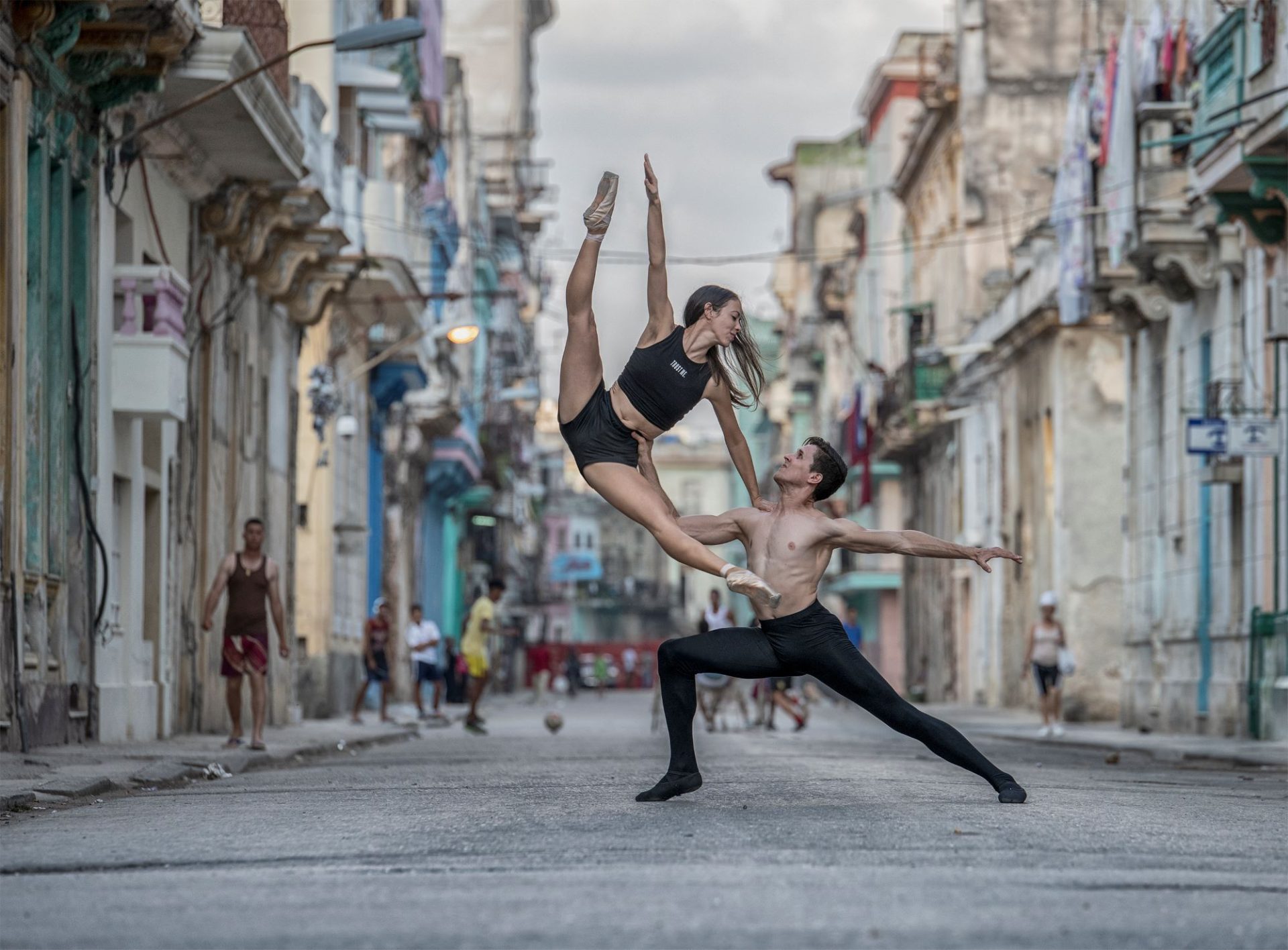 Anette Delgado and Dani Hernandez. Photo: Gabriel Dávalos.