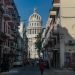 Capitolio de La Habana, gente, vida cotidiana Cuba 2023 Foto: Kaloian.