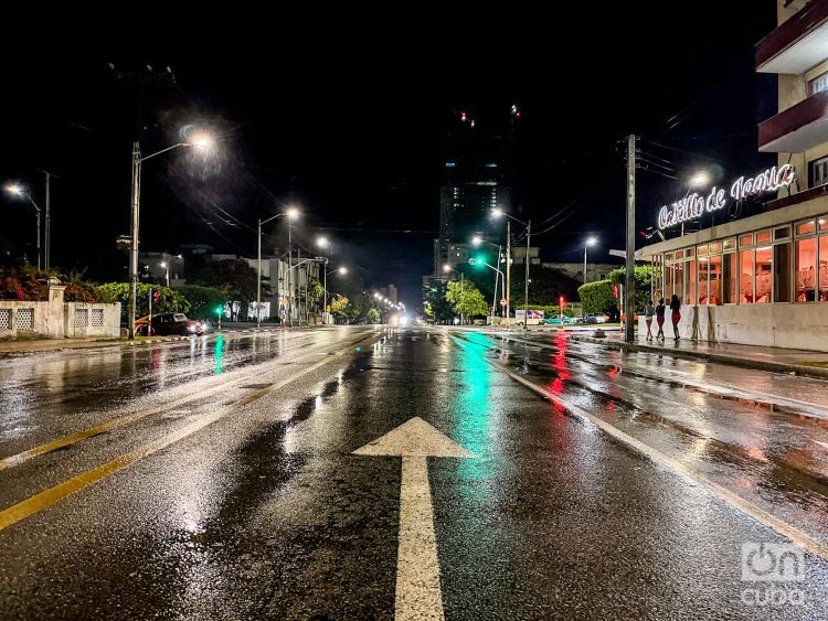 Avenida 23 y G El Vedado Habana Cuba de noche Foto: Kaloian.