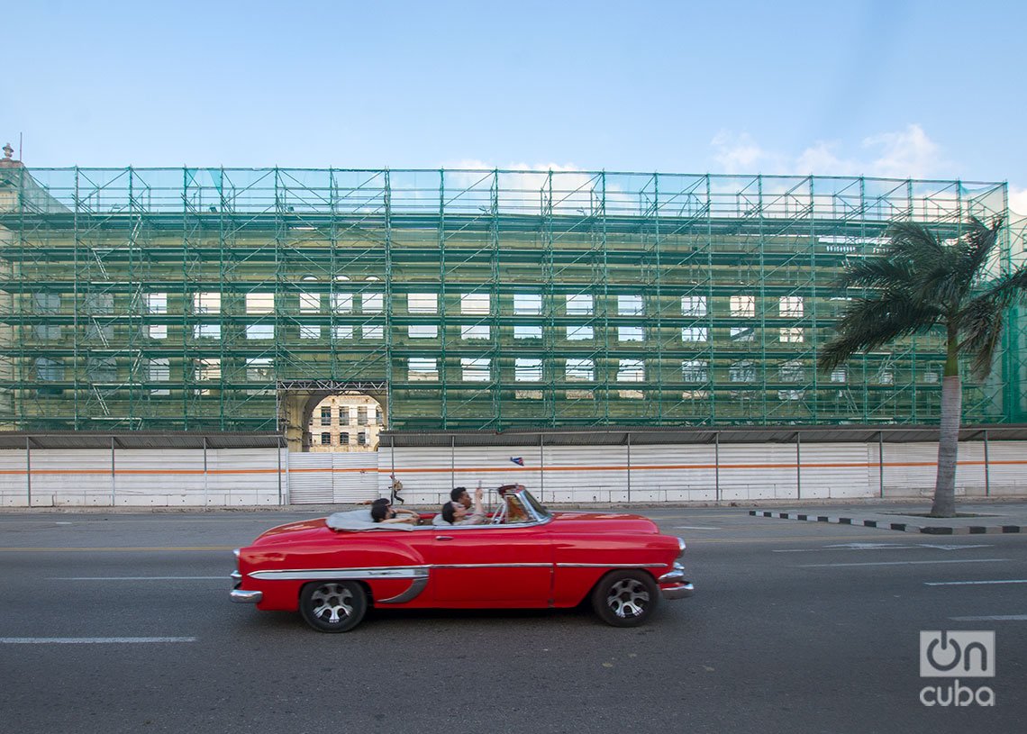 En ese lugar se encontraba el Hotel Pasaje, primer edificio construido para dedicarlo a la hotelería.Foto: Otmaro Rodríguez.