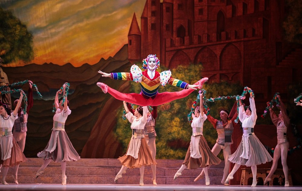 “El lago de los cisnes”, “Noche de Reyes”. Ballet Nacional de Cuba, 2014.